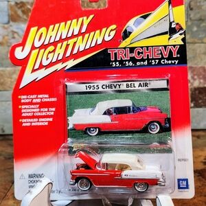 Johnny Lightning • Tri-Chevy • 1955 - Chevy Bel-Air • Die Cast Metal Body